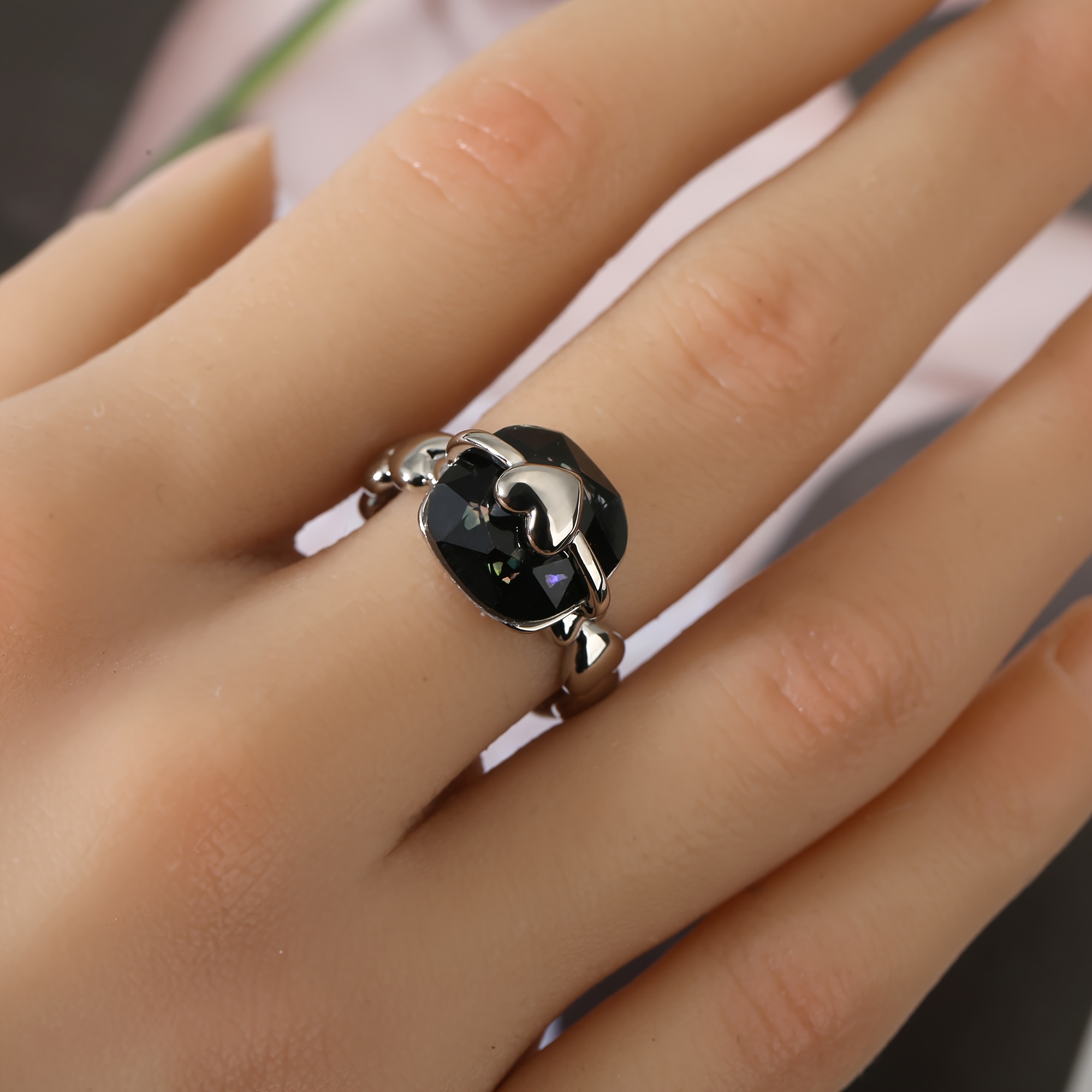 Unisex Adjustable Copper Leopard Tail Ring with Synthetic Zirconia